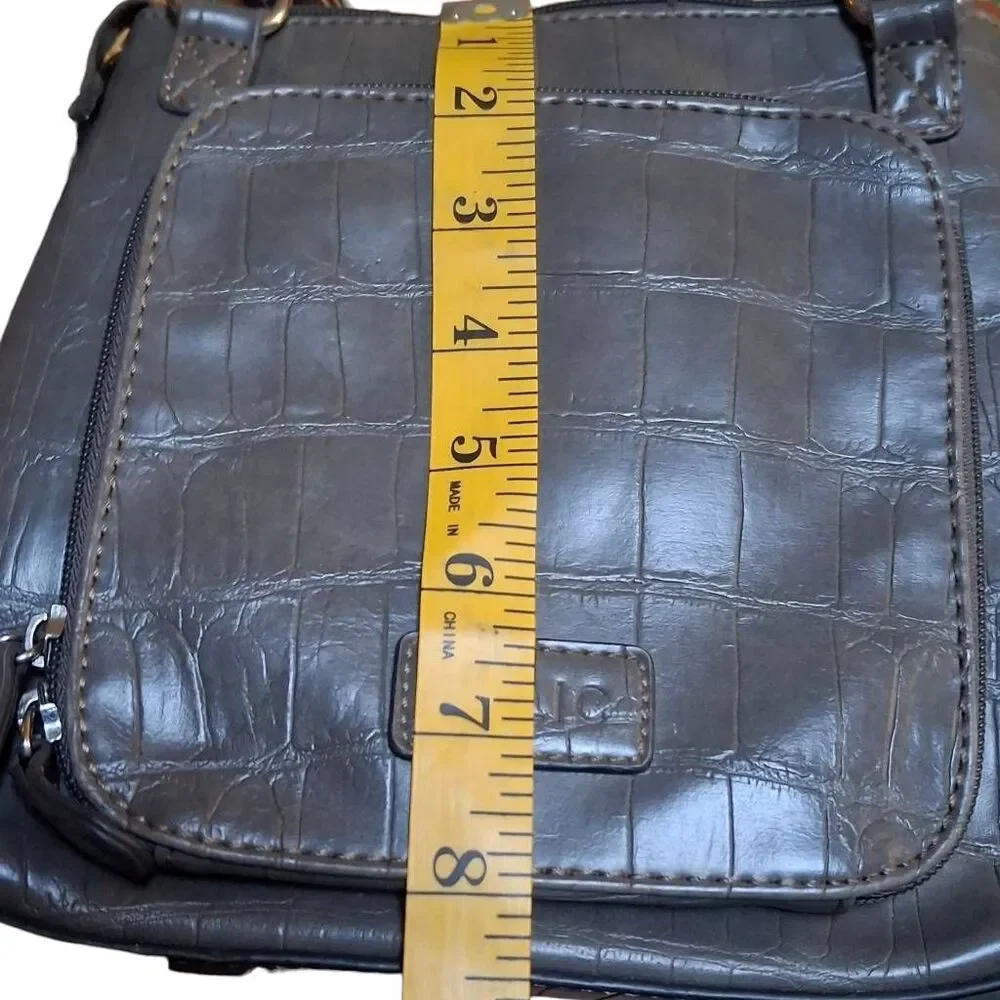 Chic Gray Croc-Embossed Relic Crossbody Bag – Adjustable Strap, Multiple Pockets